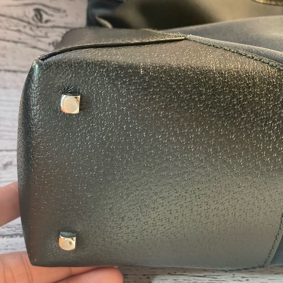 Salvatore Ferragamo Elegant Blue and Black Shoulder Bag with Sleek Design - Picture 6 of 16